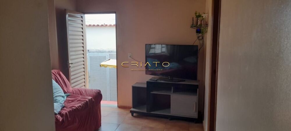 Casa à venda com 4 quartos, 130m² - Foto 1
