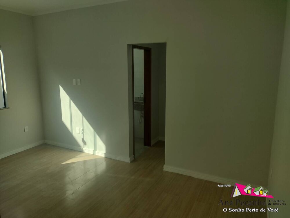 Casa à venda com 3 quartos, 180m² - Foto 1