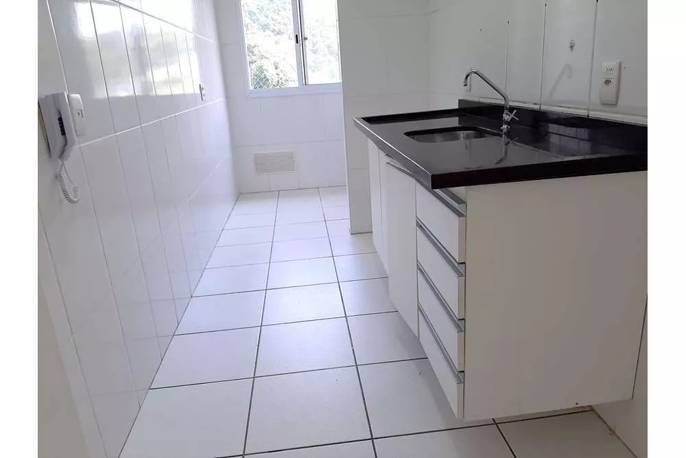 Apartamento à venda com 3 quartos, 83m² - Foto 2