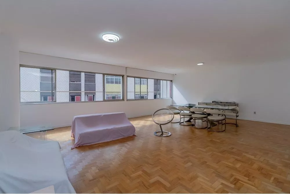 Apartamento à venda com 4 quartos, 238m² - Foto 1