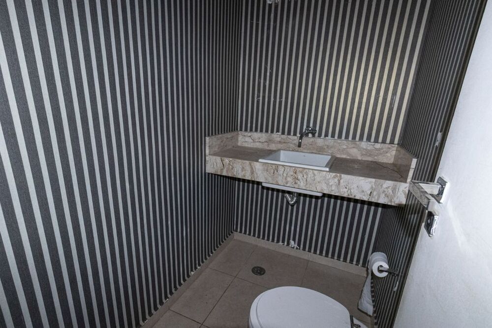 Casa de Condomínio à venda com 1 quarto, 190m² - Foto 2