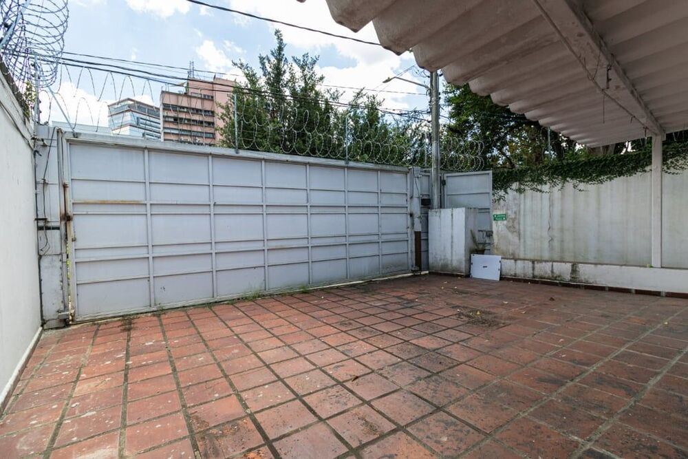 Casa de Condomínio à venda com 1 quarto, 190m² - Foto 20