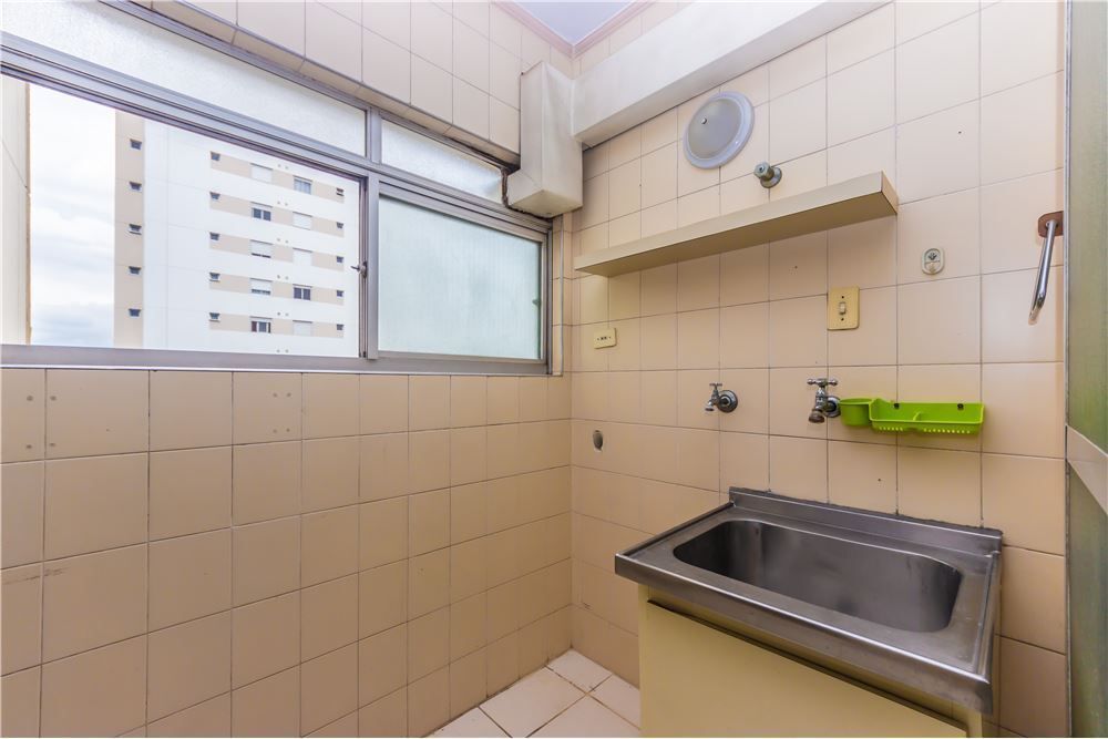 Apartamento à venda com 2 quartos, 77m² - Foto 2