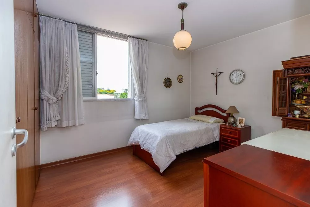 Apartamento à venda com 3 quartos, 111m² - Foto 2