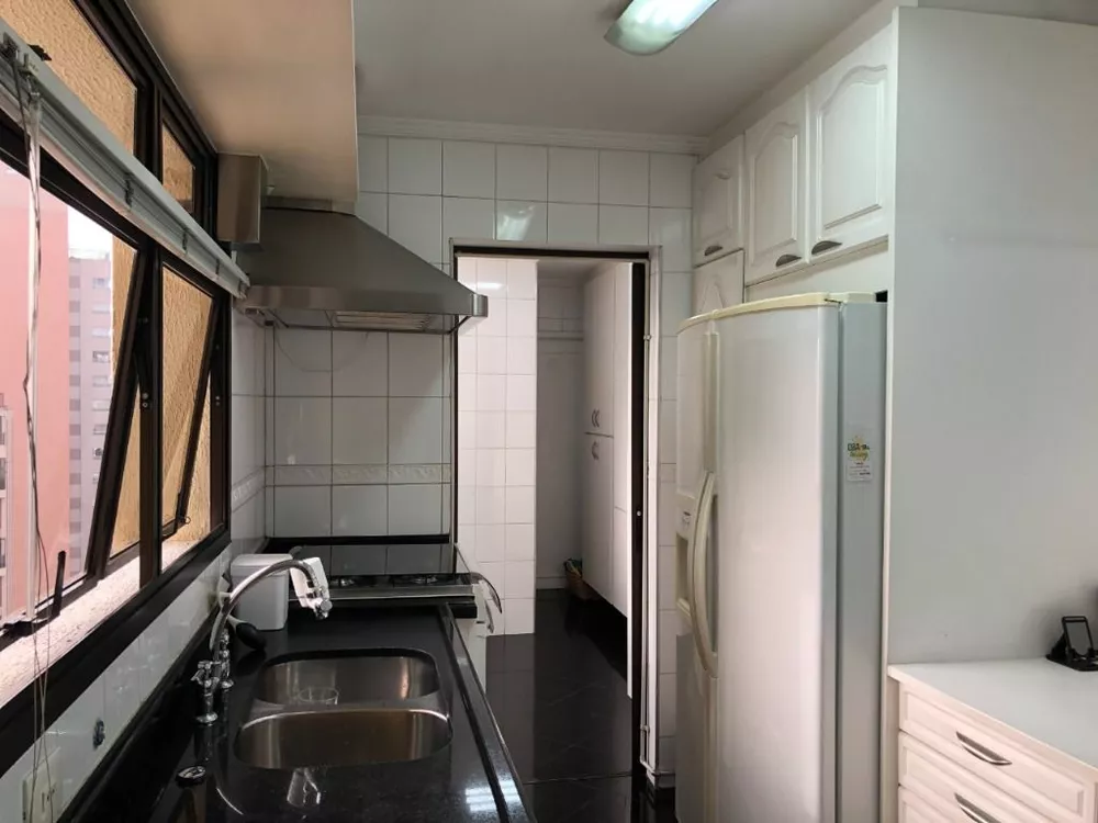 Apartamento à venda com 3 quartos, 139m² - Foto 25