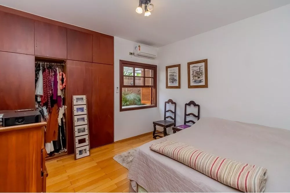 Casa de Condomínio à venda com 4 quartos, 310m² - Foto 8