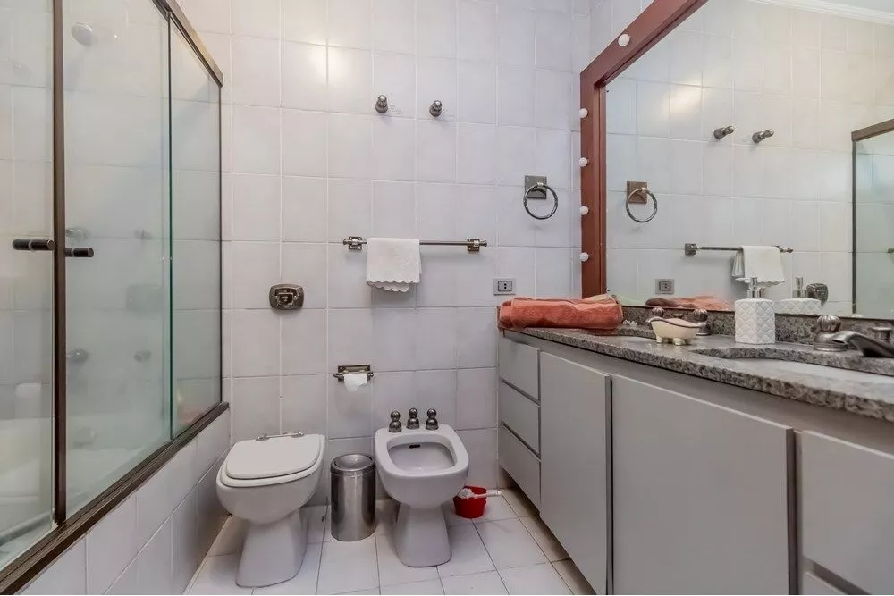 Casa de Condomínio à venda com 4 quartos, 310m² - Foto 2