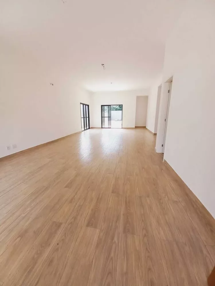 Casa de Condomínio à venda com 3 quartos, 245m² - Foto 2