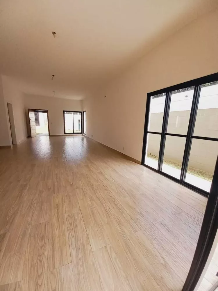 Casa de Condomínio à venda com 3 quartos, 245m² - Foto 3