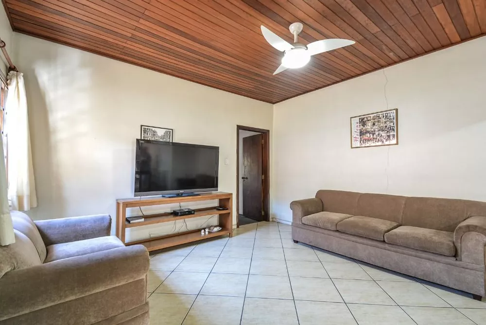 Casa à venda com 3 quartos, 150m² - Foto 2