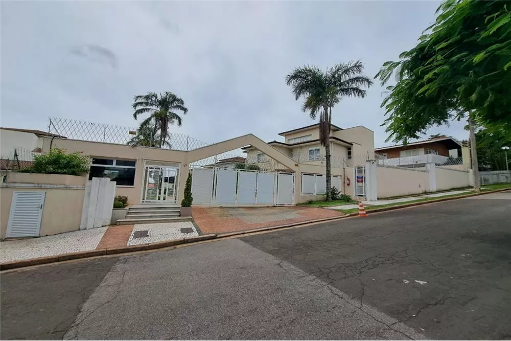 Casa de Condomínio à venda com 4 quartos, 315m² - Foto 2