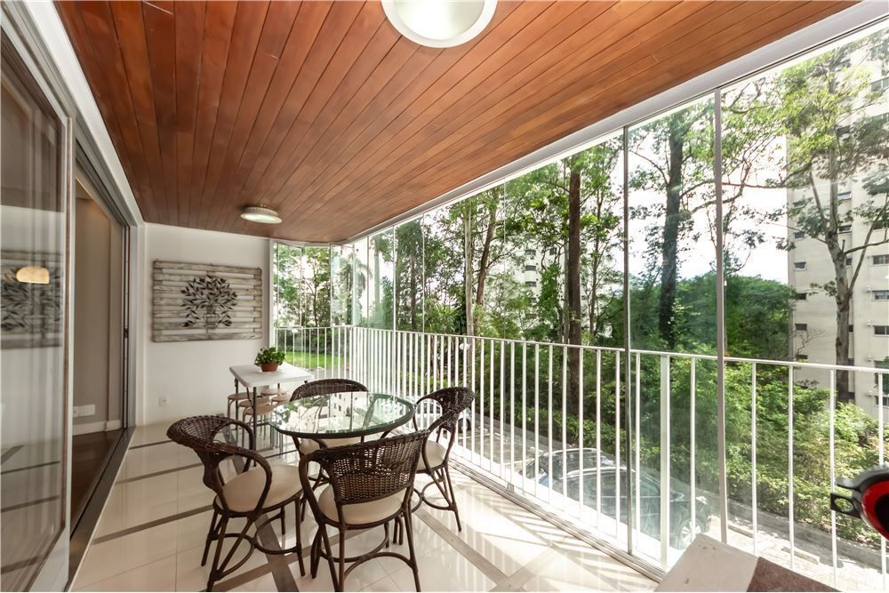 Apartamento, 4 quartos, 208 m² - Foto 1