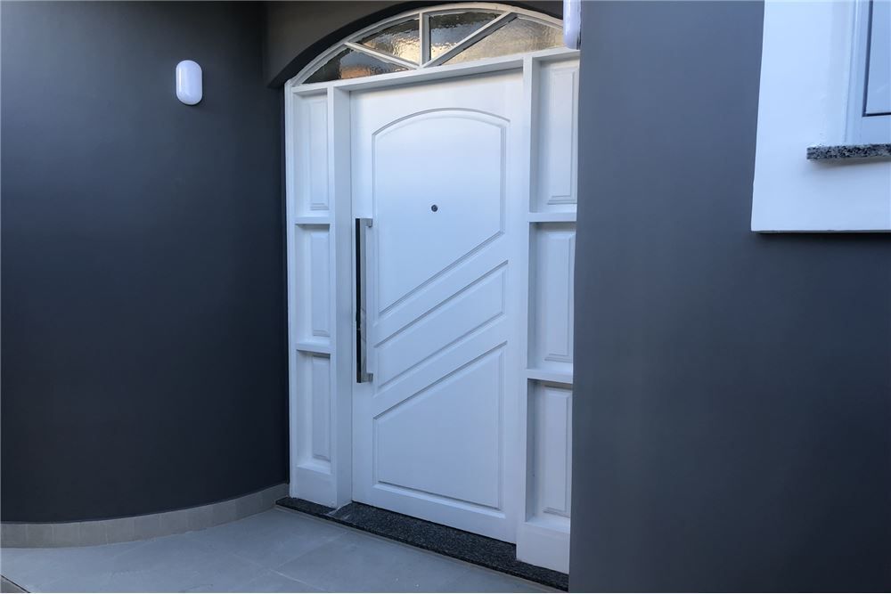 Casa de Condomínio à venda com 3 quartos, 170m² - Foto 2