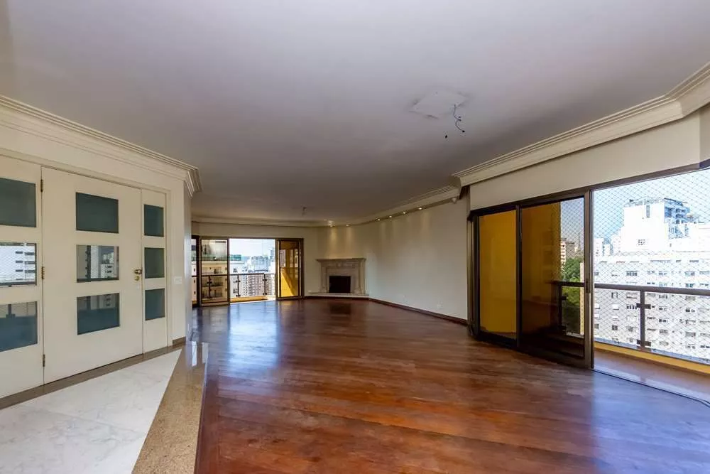 Apartamento à venda com 4 quartos, 270m² - Foto 1