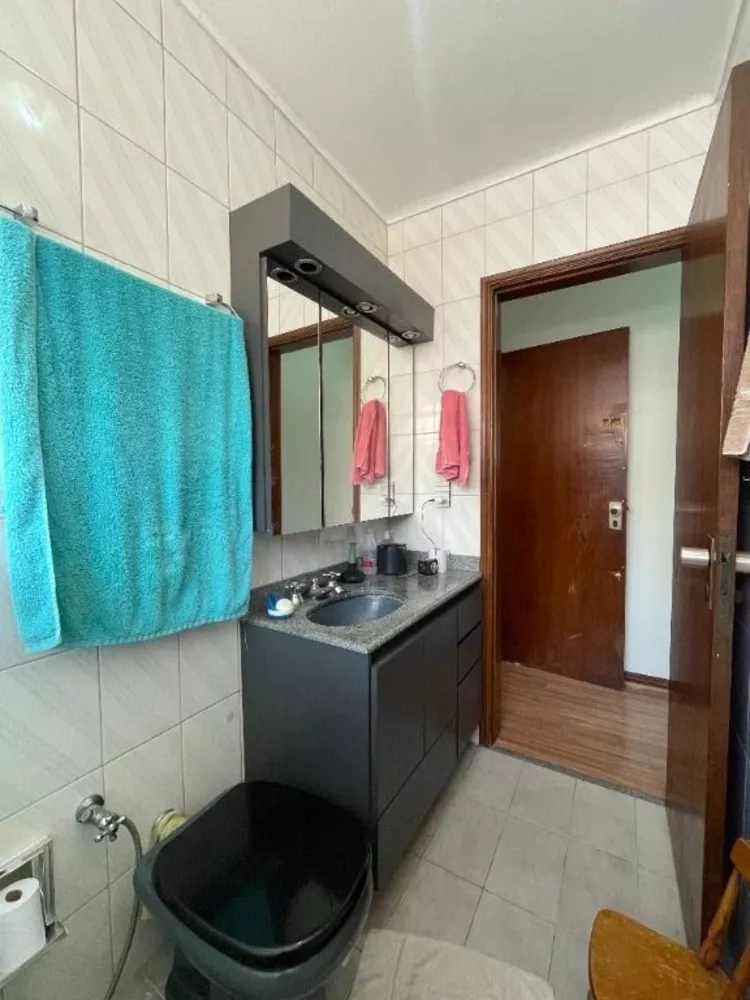 Casa à venda com 4 quartos, 200m² - Foto 14