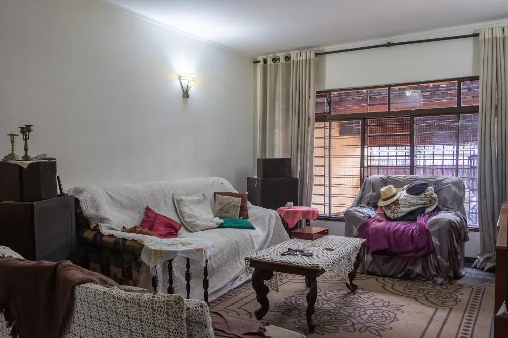 Casa à venda com 4 quartos, 200m² - Foto 2