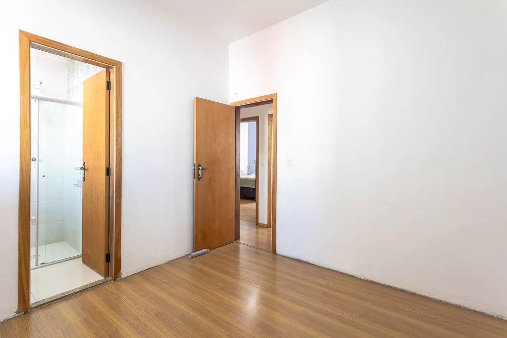 Apartamento à venda com 3 quartos, 116m² - Foto 2