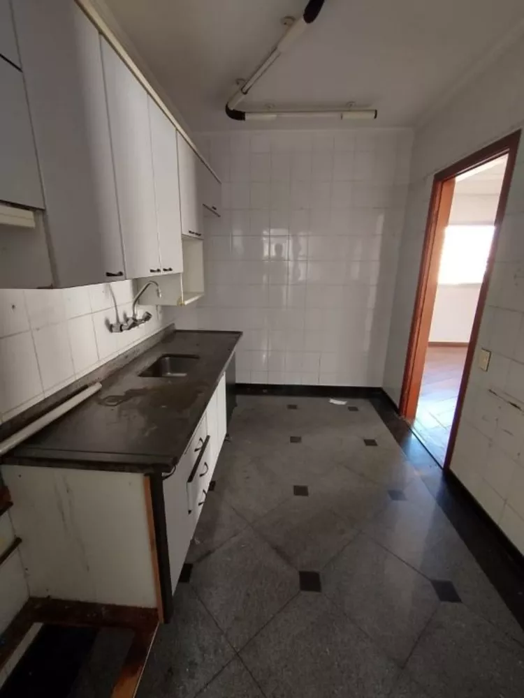 Apartamento à venda com 3 quartos, 107m² - Foto 9