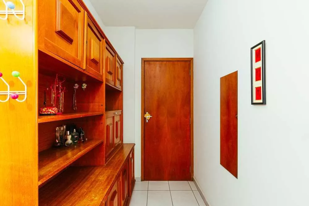 Apartamento à venda com 3 quartos, 105m² - Foto 3