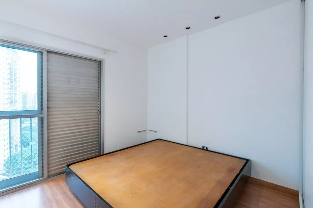 Apartamento à venda com 2 quartos, 70m² - Foto 3