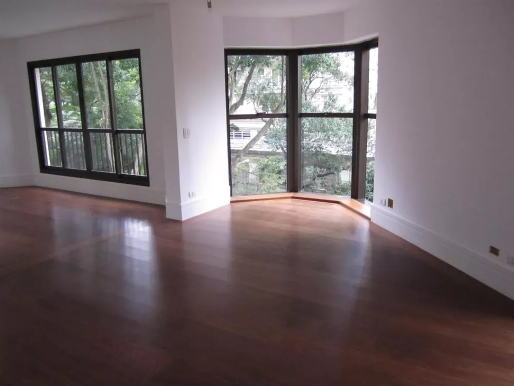 Apartamento à venda com 3 quartos, 210m² - Foto 4