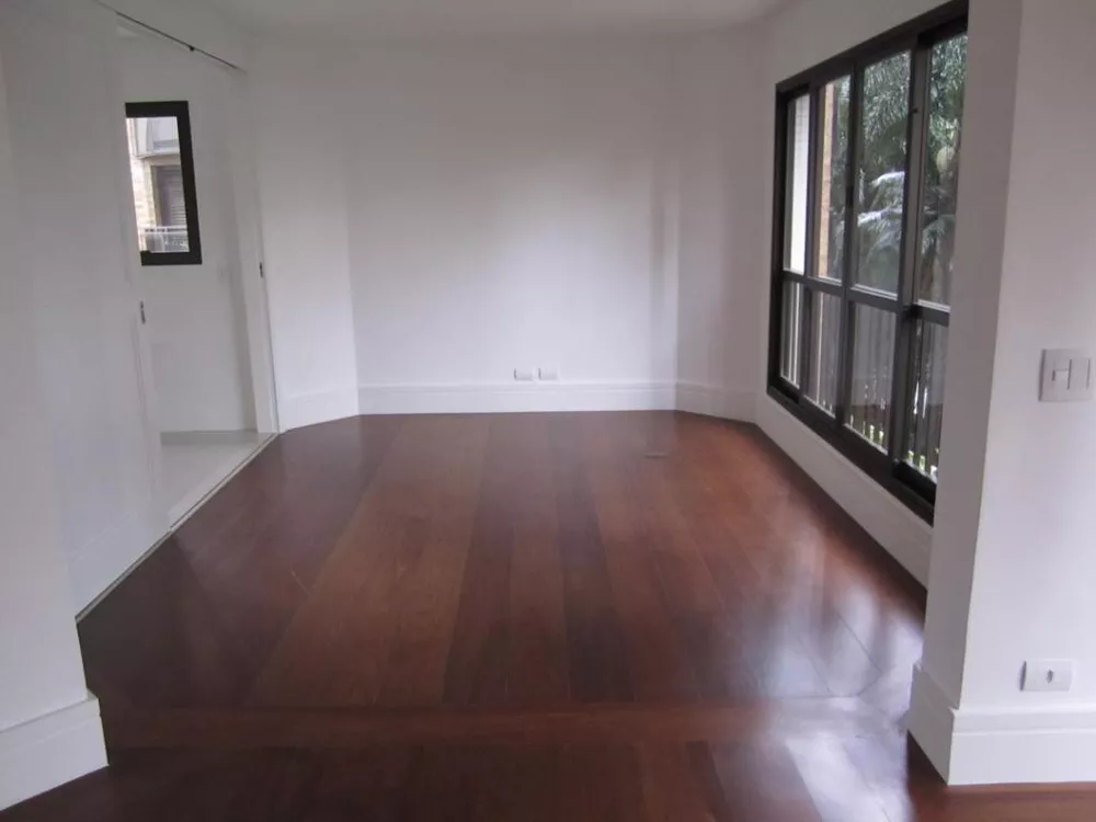 Apartamento à venda com 3 quartos, 210m² - Foto 3