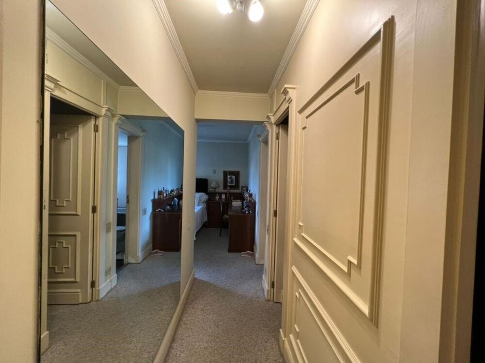 Apartamento à venda com 3 quartos, 220m² - Foto 2