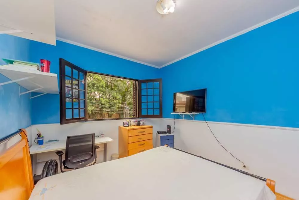 Casa de Condomínio à venda com 3 quartos, 238m² - Foto 2