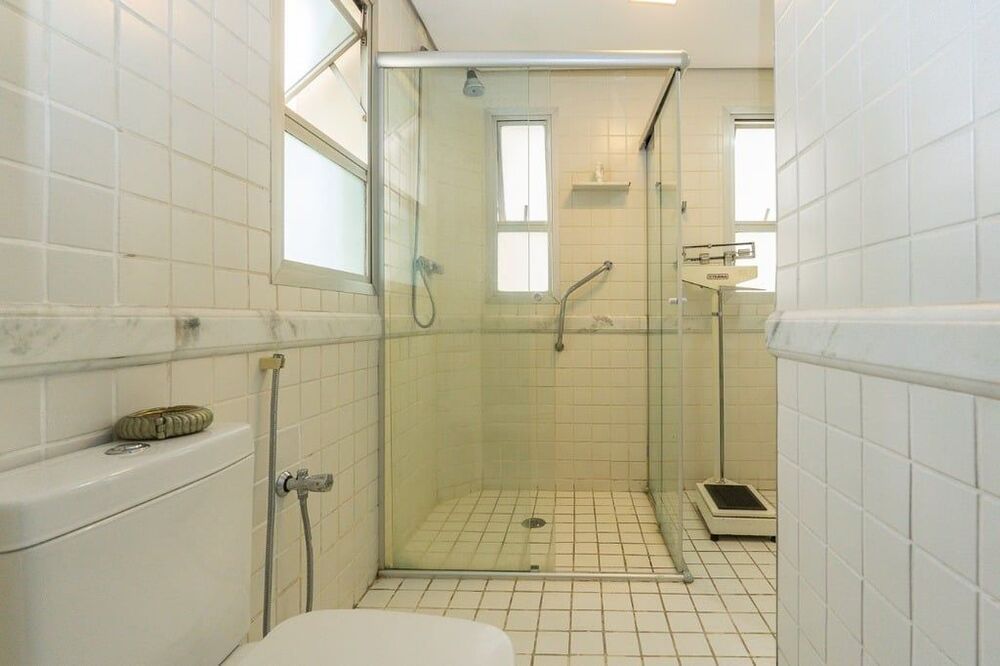 Apartamento à venda com 3 quartos, 209m² - Foto 4