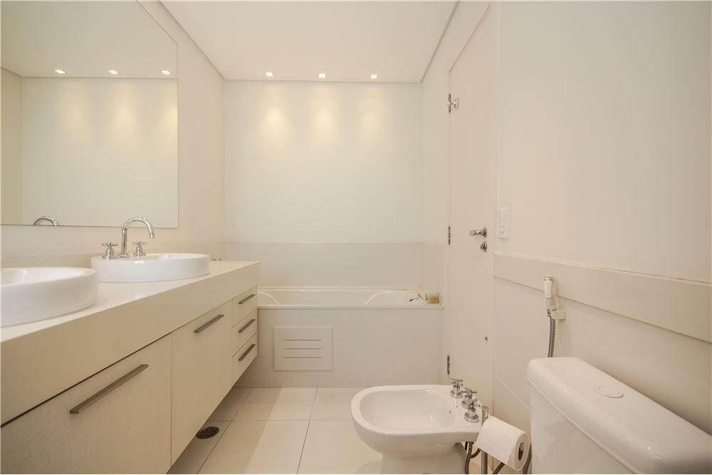 Apartamento, 3 quartos, 234 m² - Foto 2