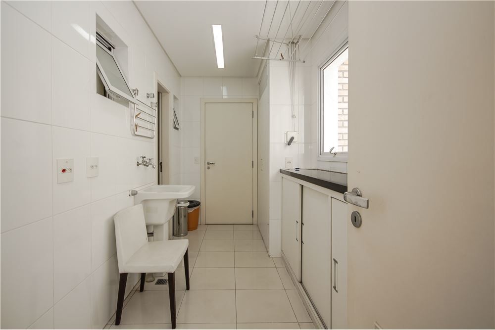 Apartamento, 3 quartos, 234 m² - Foto 1