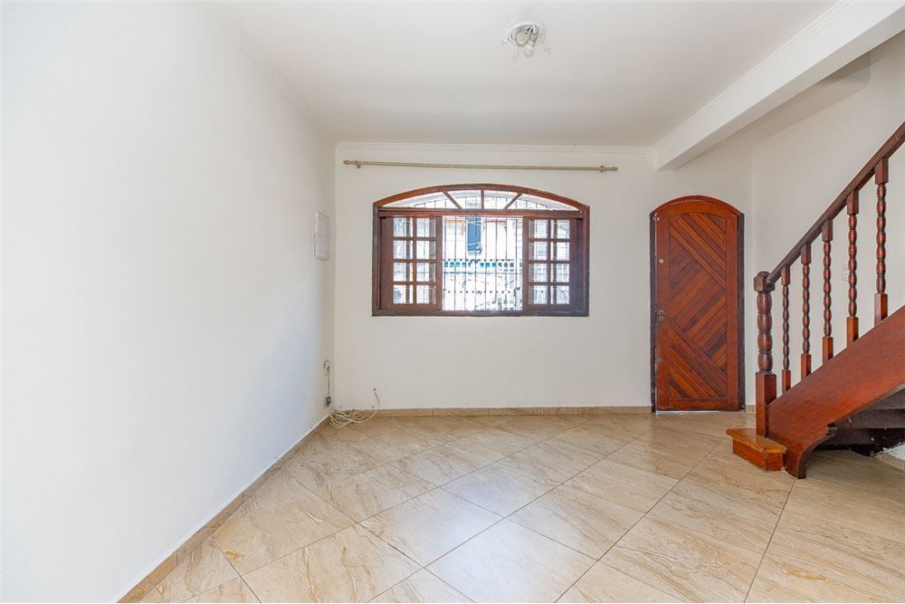 Casa de Condomínio à venda com 3 quartos, 200m² - Foto 1