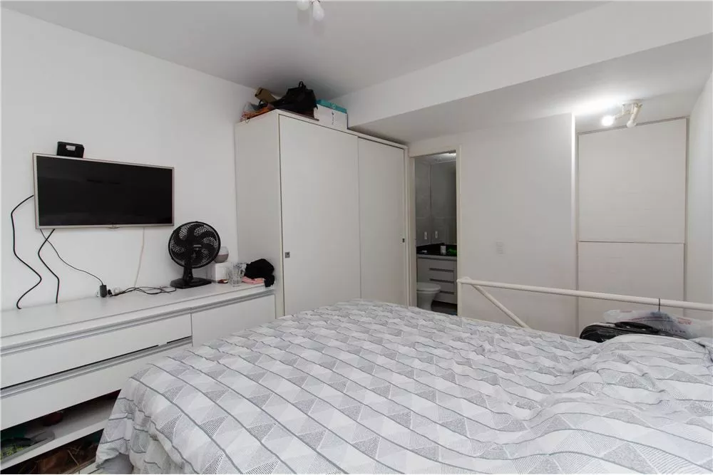 Apartamento à venda com 1 quarto, 45m² - Foto 2