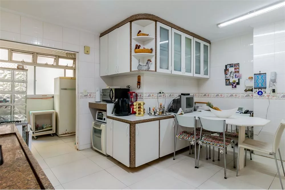 Apartamento à venda com 4 quartos, 181m² - Foto 3