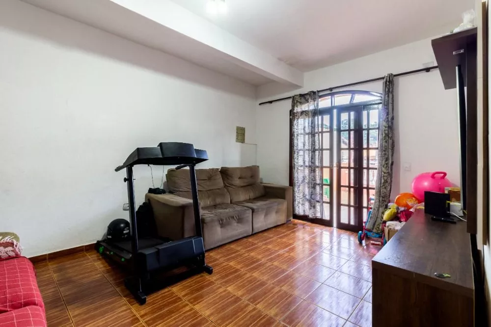 Casa à venda com 2 quartos, 80m² - Foto 1