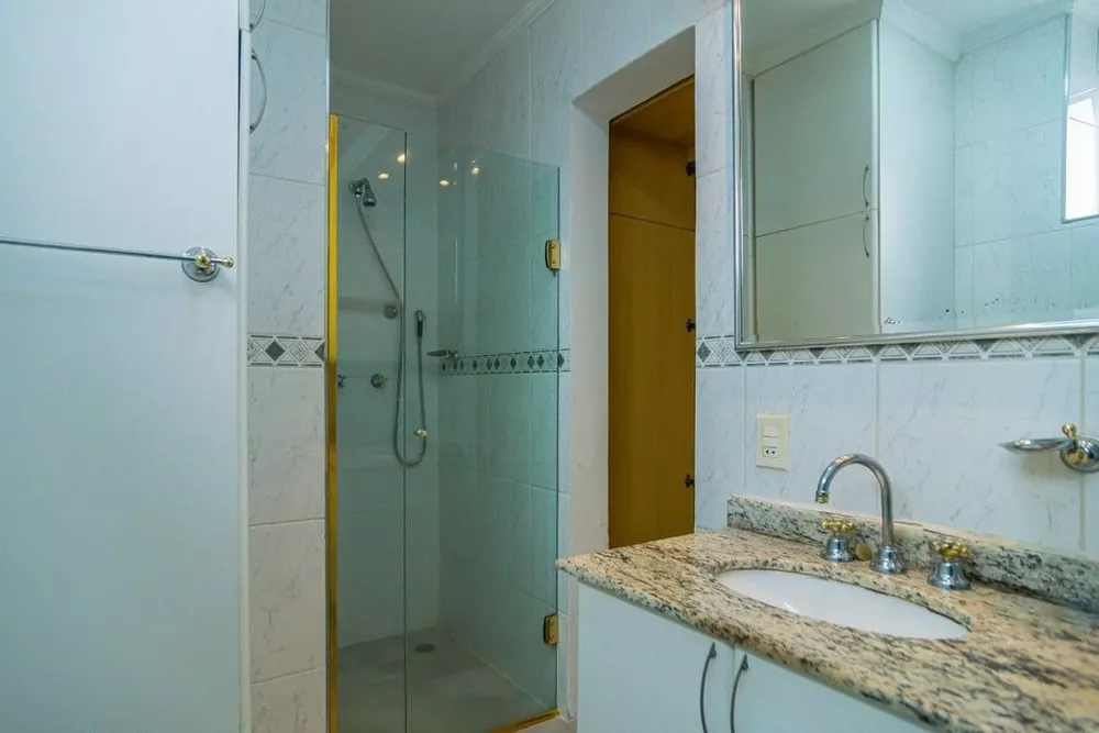 Apartamento à venda com 3 quartos, 175m² - Foto 4