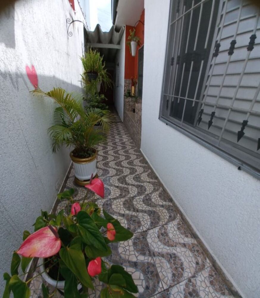 Casa à venda com 4 quartos, 143m² - Foto 2