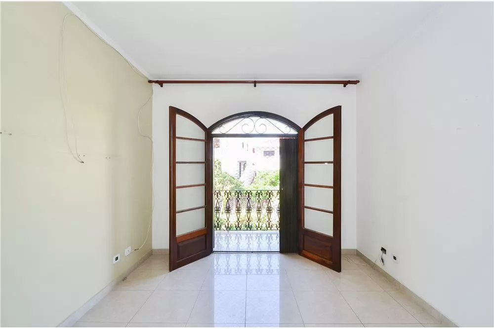 Casa de Condomínio à venda com 5 quartos, 224m² - Foto 2