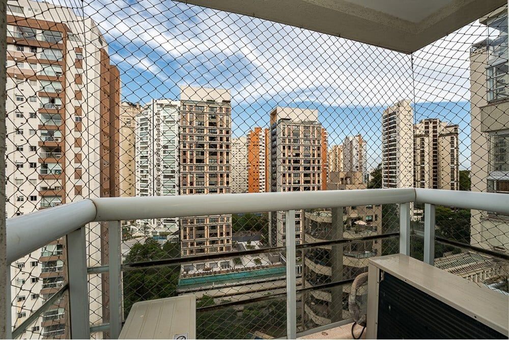 Apartamento à venda com 4 quartos, 201m² - Foto 1