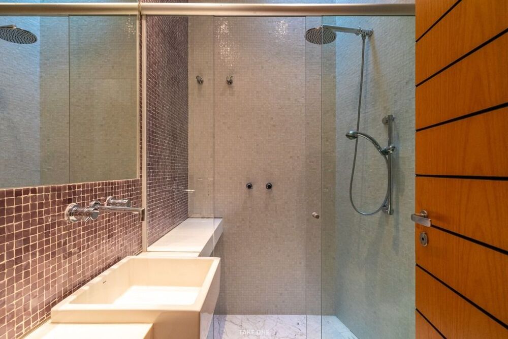 Casa de Condomínio à venda com 5 quartos, 1065m² - Foto 2