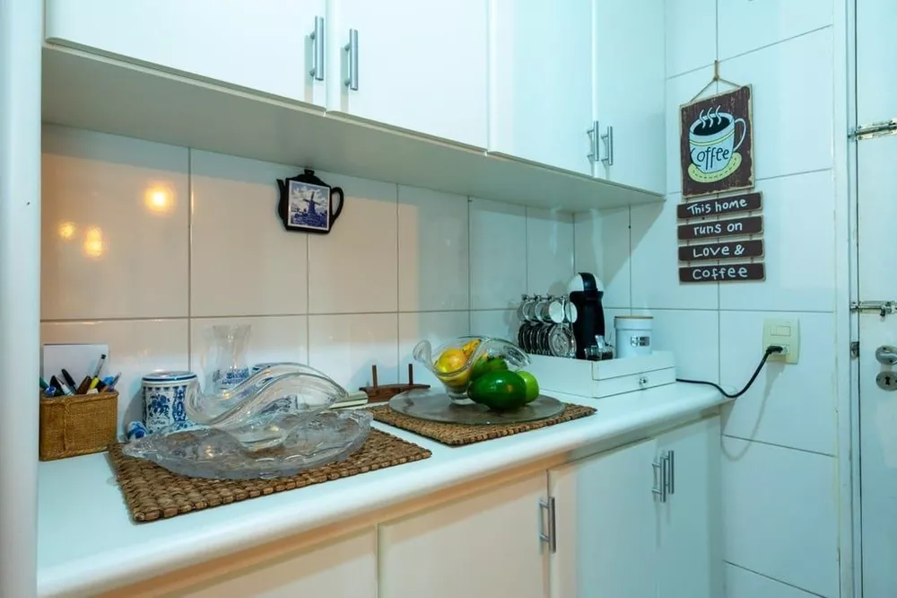 Apartamento à venda com 2 quartos, 75m² - Foto 1