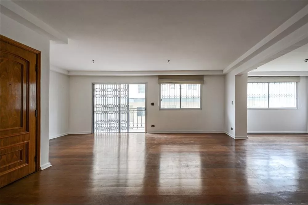 Apartamento à venda com 3 quartos, 161m² - Foto 1