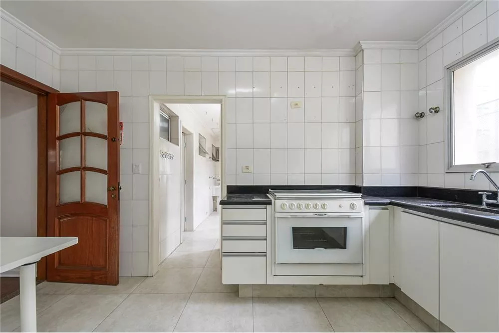 Apartamento à venda com 3 quartos, 161m² - Foto 8