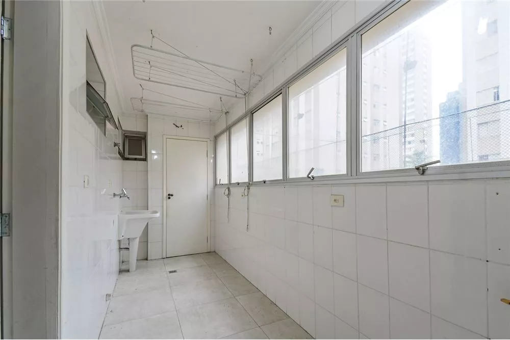 Apartamento à venda com 3 quartos, 161m² - Foto 11