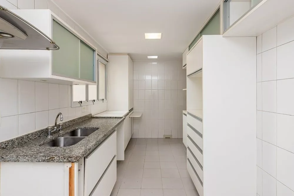 Apartamento à venda com 3 quartos, 190m² - Foto 7