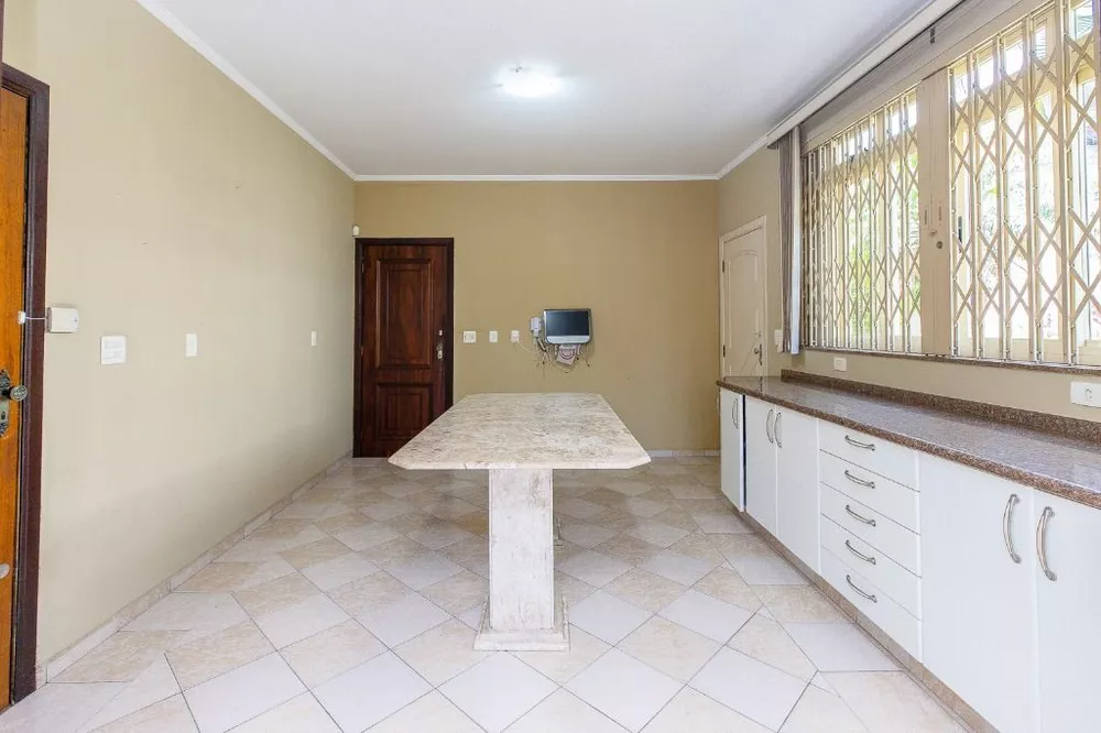 Casa à venda com 4 quartos, 332m² - Foto 2