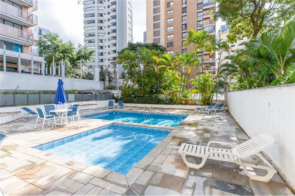 Apartamento à venda com 3 quartos, 181m² - Foto 4