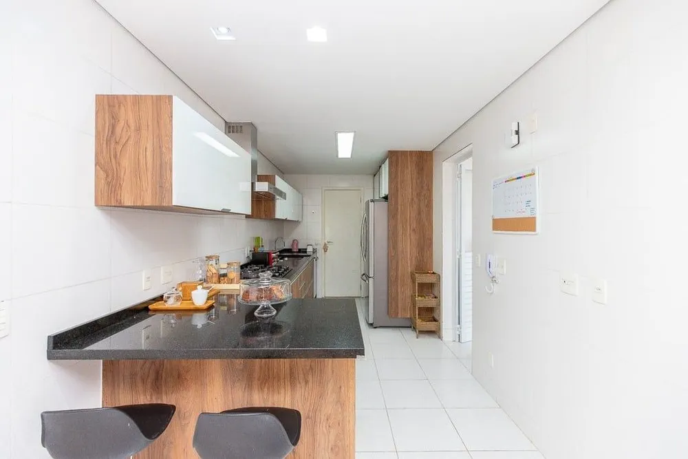 Apartamento, 3 quartos, 240 m² - Foto 1