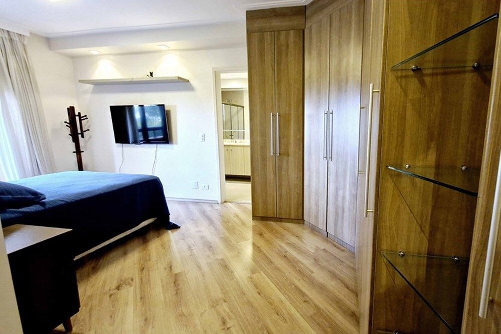Apartamento à venda com 3 quartos, 195m² - Foto 1