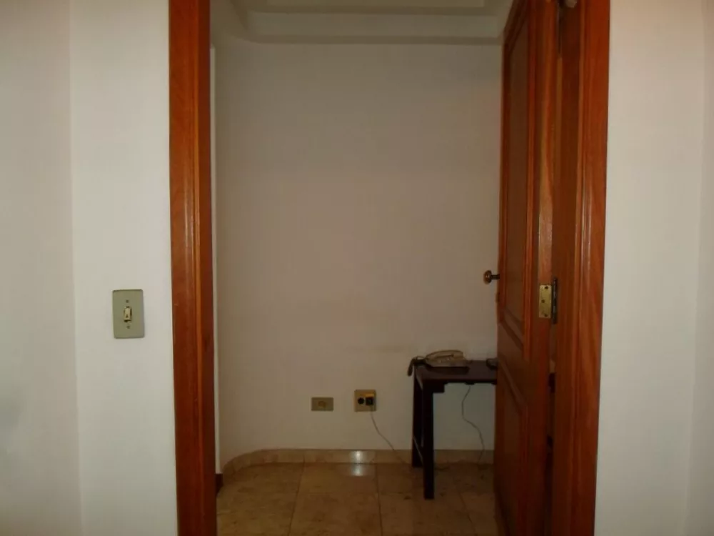 Apartamento à venda com 3 quartos, 140m² - Foto 3